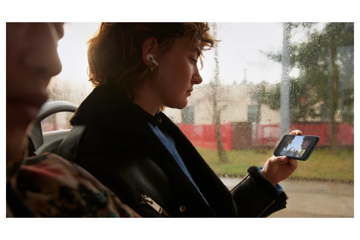 تصویر رسمی اپل؛ اندازه آشنا، A15 و اتصال 5G